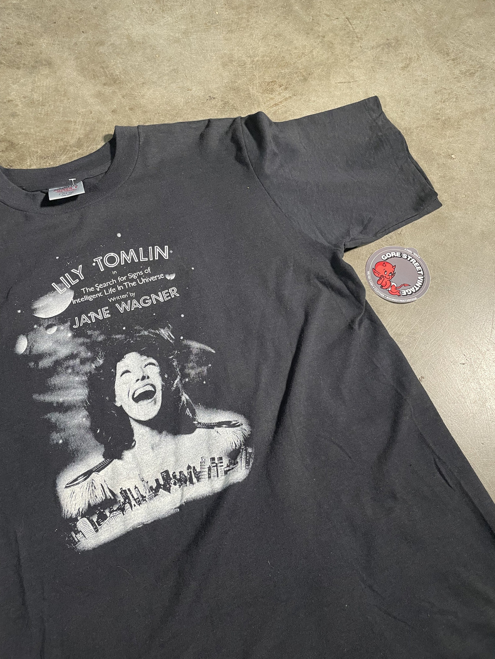 Vintage 90s Lily Tomlin Comedian Black Tee L 21x29